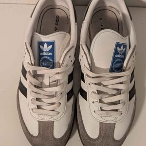 Adidas Kids Size 2 White and Black Sneakers
